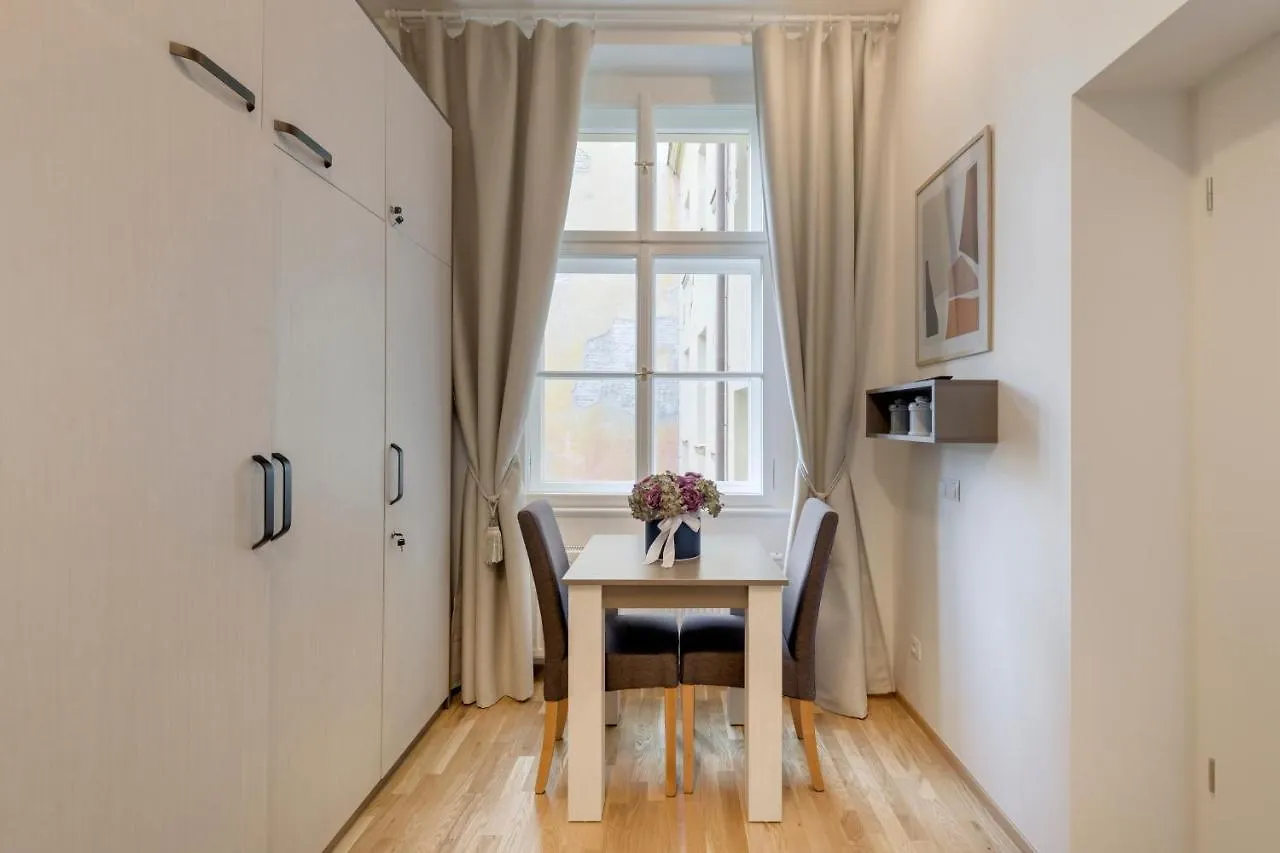 Maison Residence Прага Гостевой дом